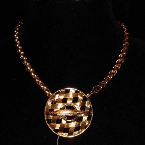 Pastelli Jewelry - Pastelli Signed High Quality Gold Tone Necklace